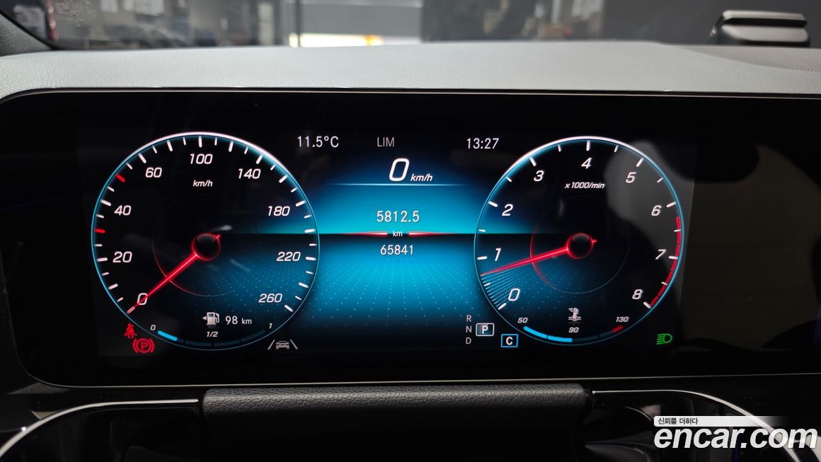 Mercedes-Benz GLA-Class 2021