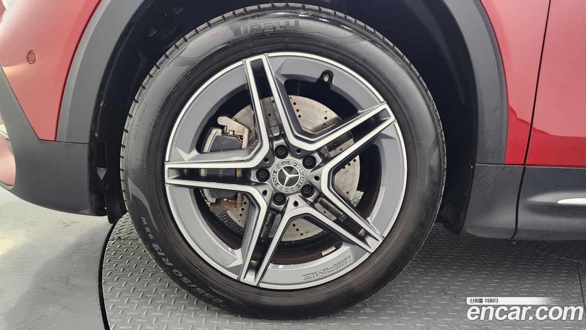 Mercedes-Benz GLB-Class 2020