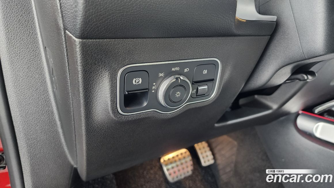 Mercedes-Benz GLB-Class 2020