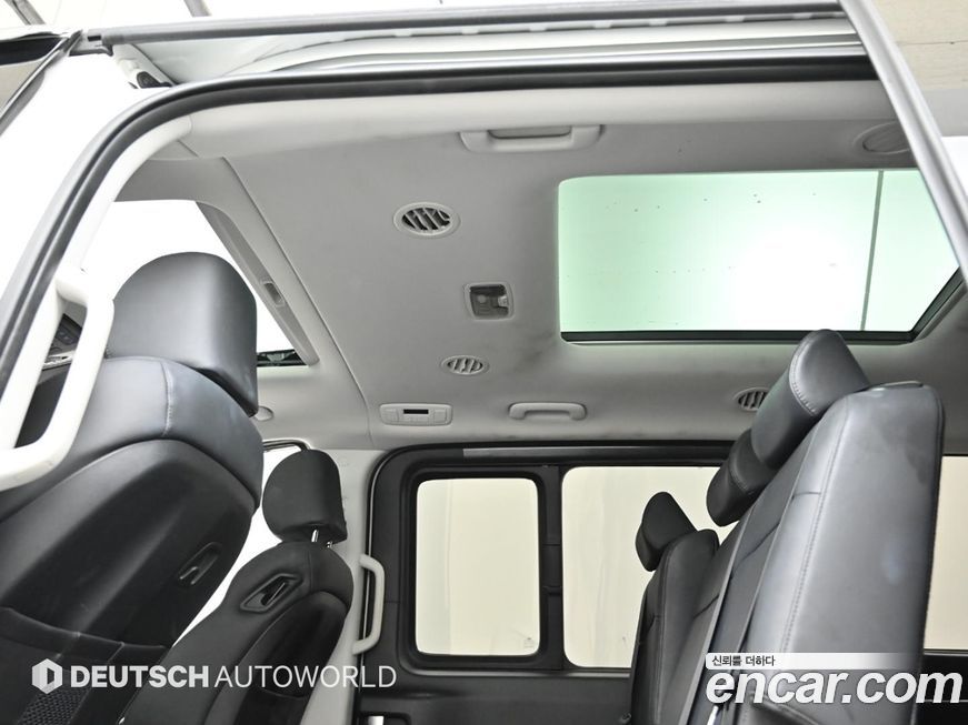 Hyundai Staria 2025