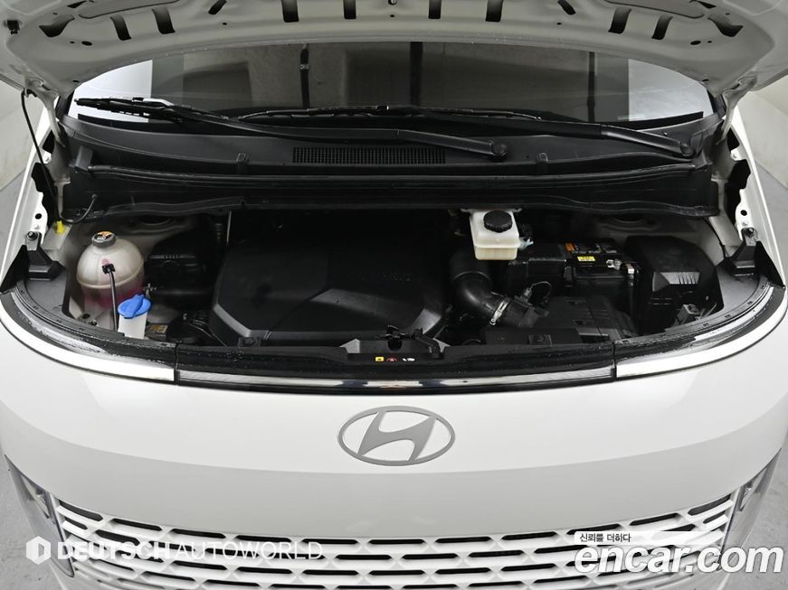 Hyundai Staria 2025