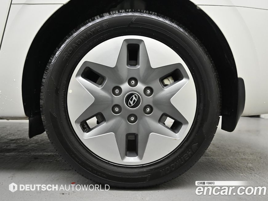 Hyundai Staria 2025