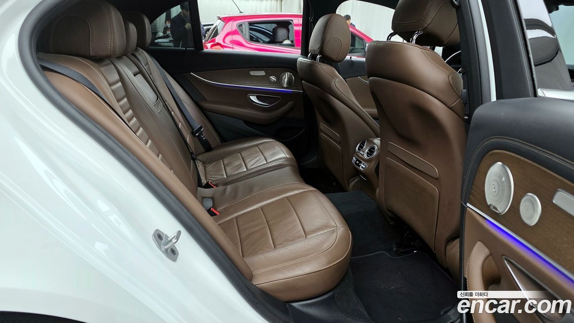 Mercedes-Benz E-Class 2021