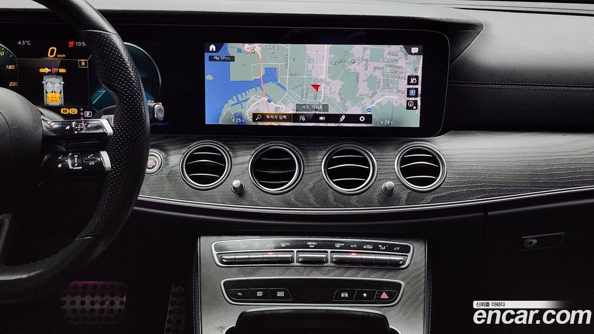Mercedes-Benz E-Class 2021