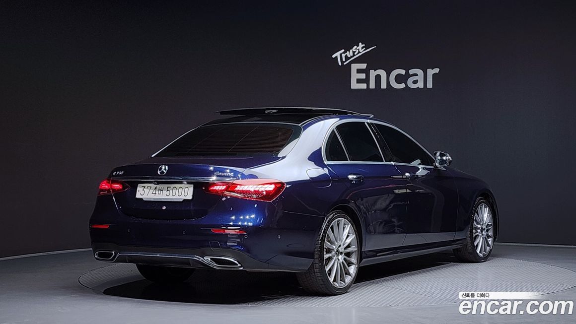 Mercedes-Benz E-Class 2021