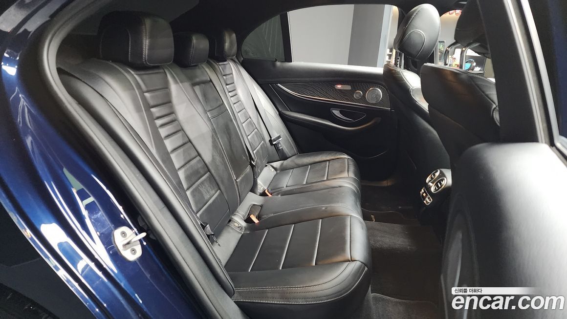 Mercedes-Benz E-Class 2021