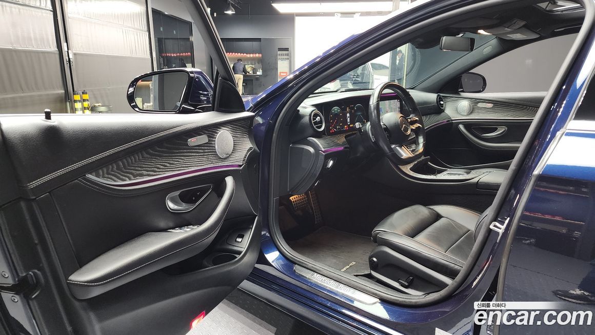 Mercedes-Benz E-Class 2021