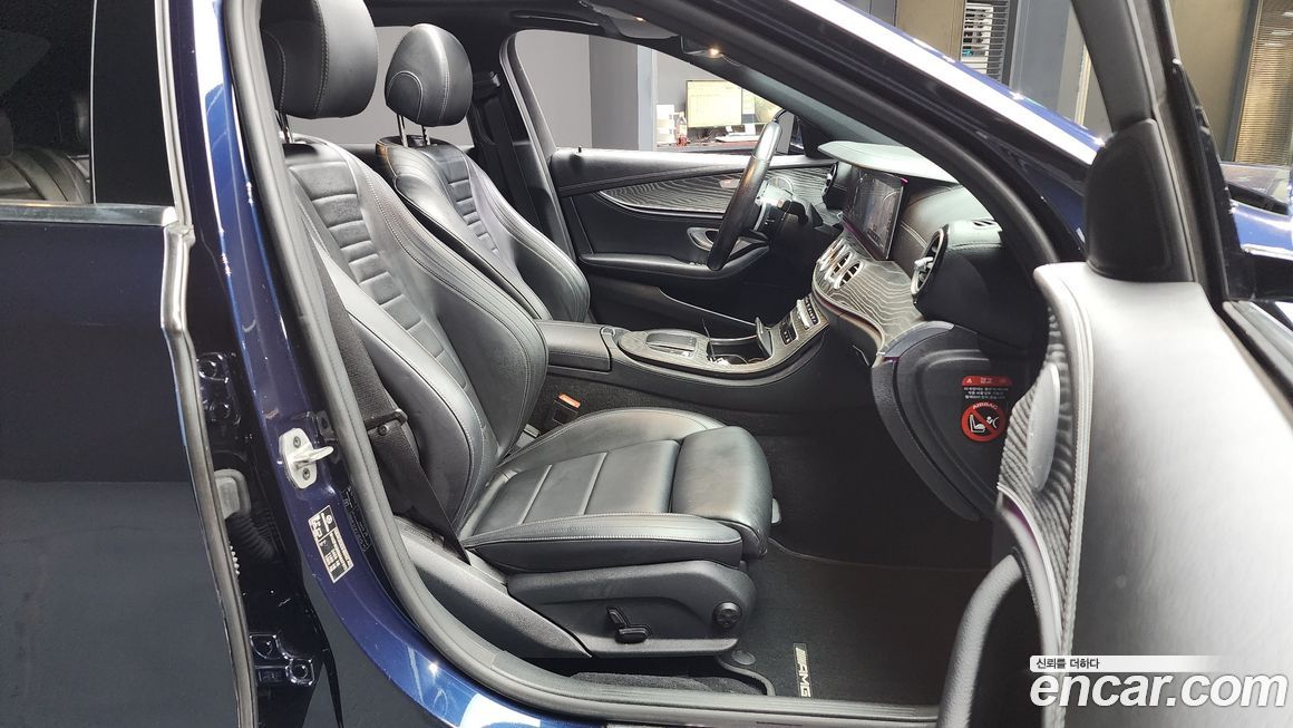 Mercedes-Benz E-Class 2021