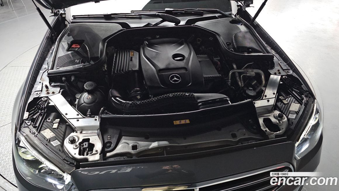 Mercedes-Benz E-Class 2021