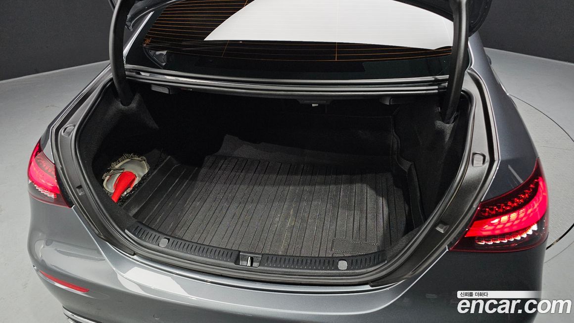 Mercedes-Benz E-Class 2021