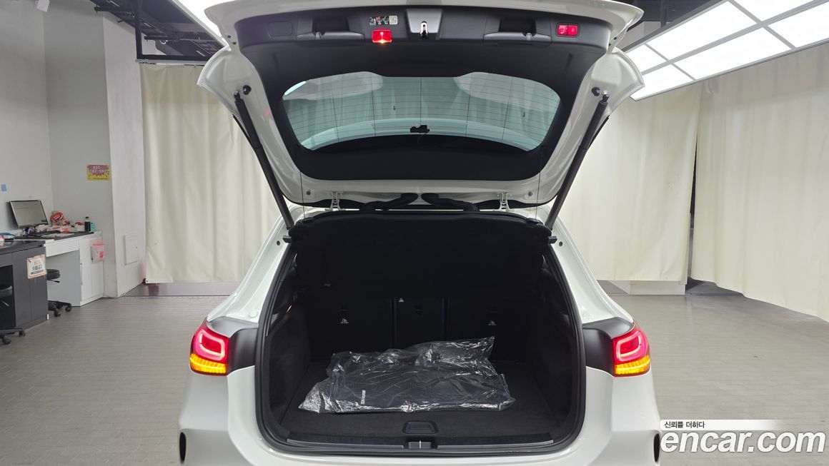 Mercedes-Benz GLA-Class 2023