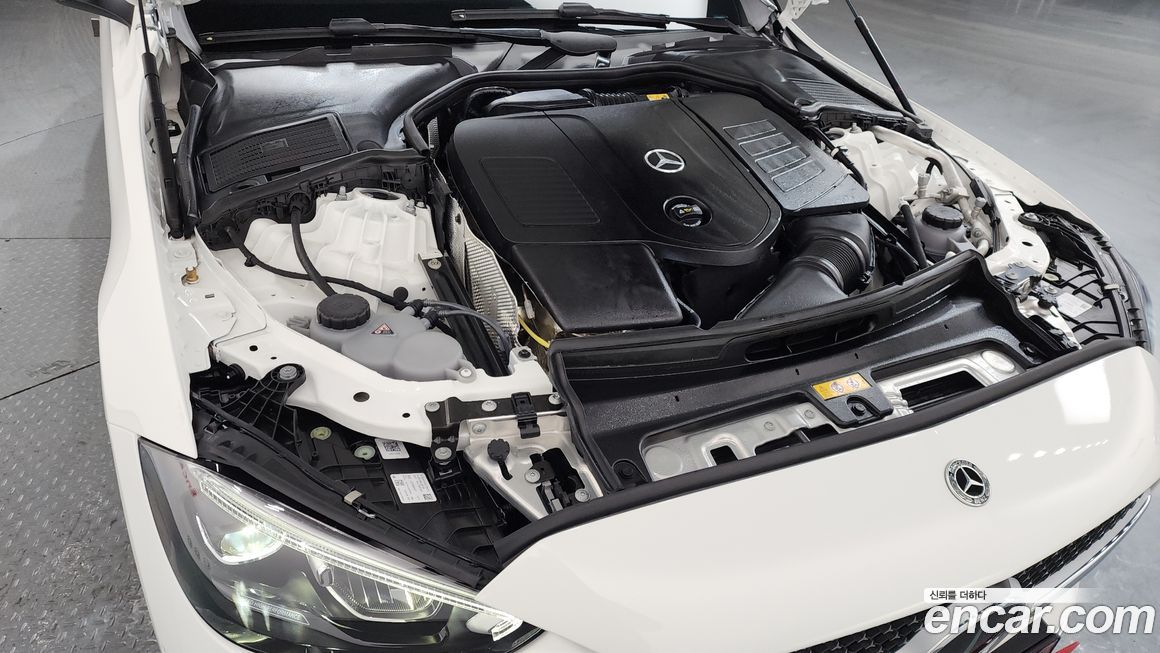 Mercedes-Benz C-Class 2025