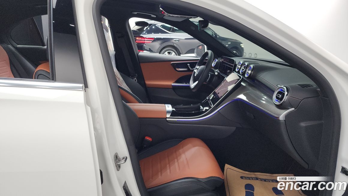 Mercedes-Benz C-Class 2025