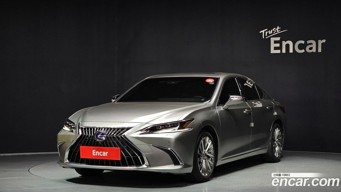 Lexus ES 2022