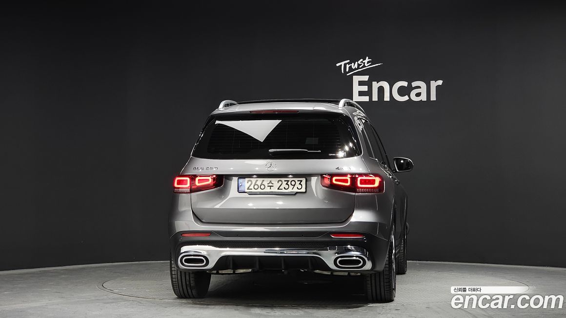 Mercedes-Benz GLB-Class 2022