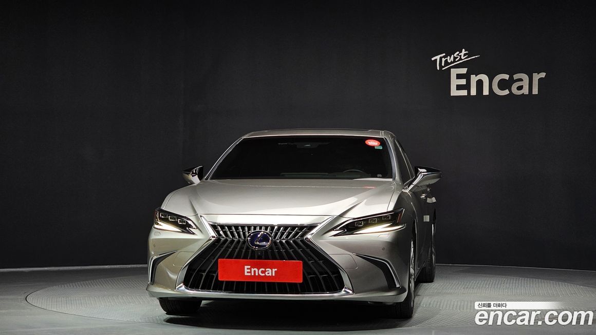 Lexus ES 2022