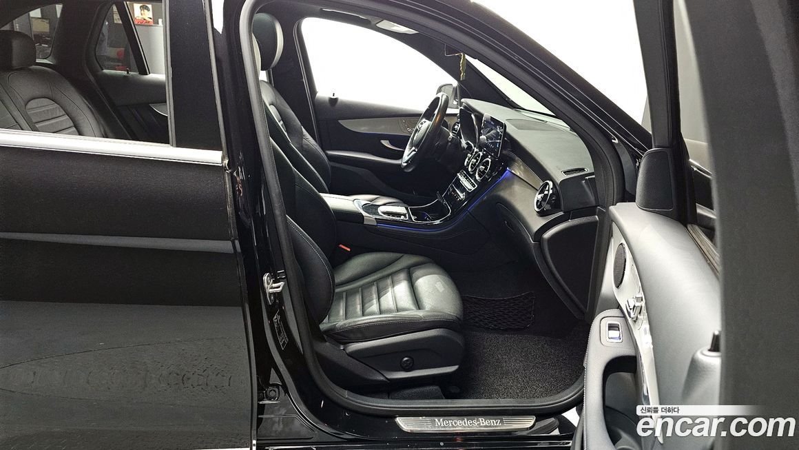 Mercedes-Benz GLC-Class 2020