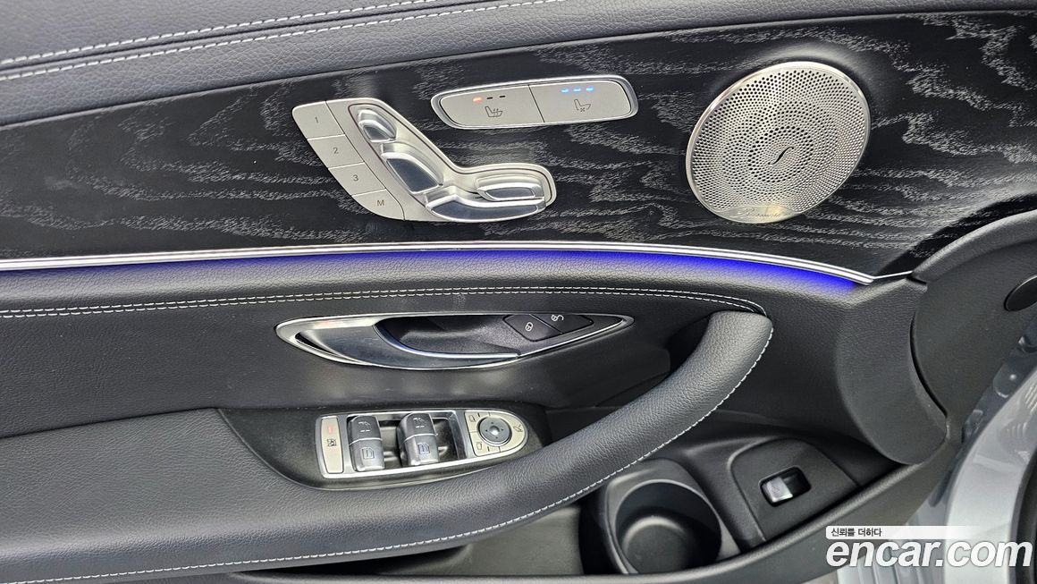 Mercedes-Benz E-Class 2022