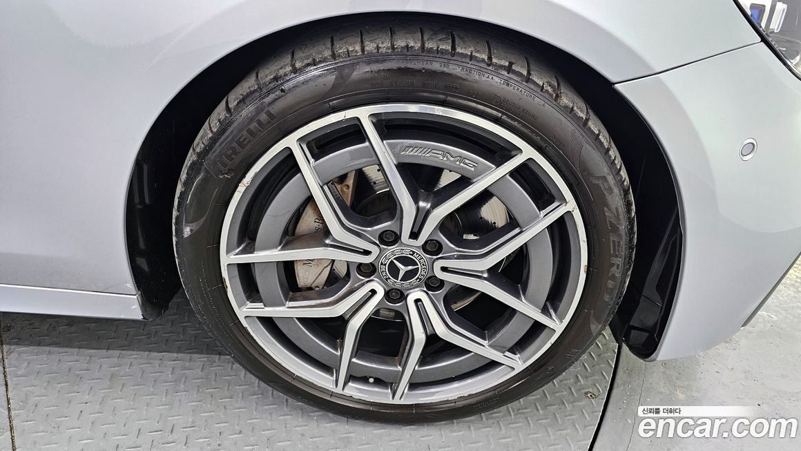 Mercedes-Benz E-Class 2022