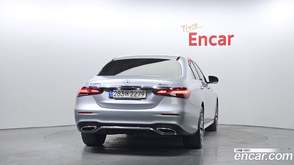 Mercedes-Benz E-Class 2022