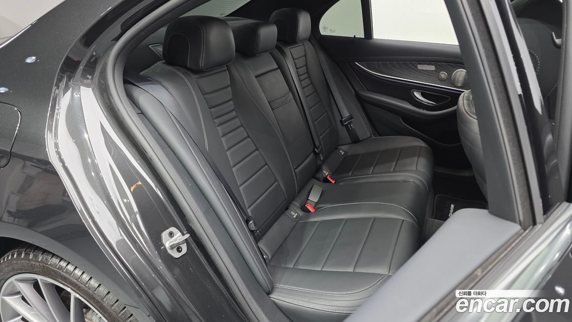 Mercedes-Benz E-Class 2021