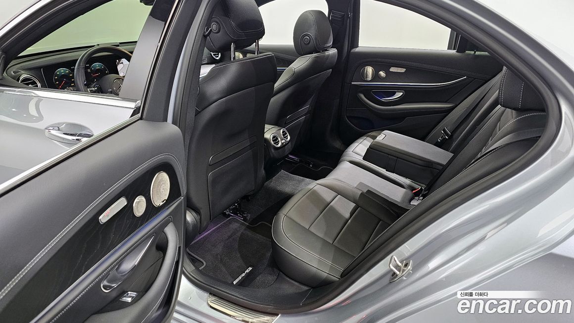 Mercedes-Benz E-Class 2022