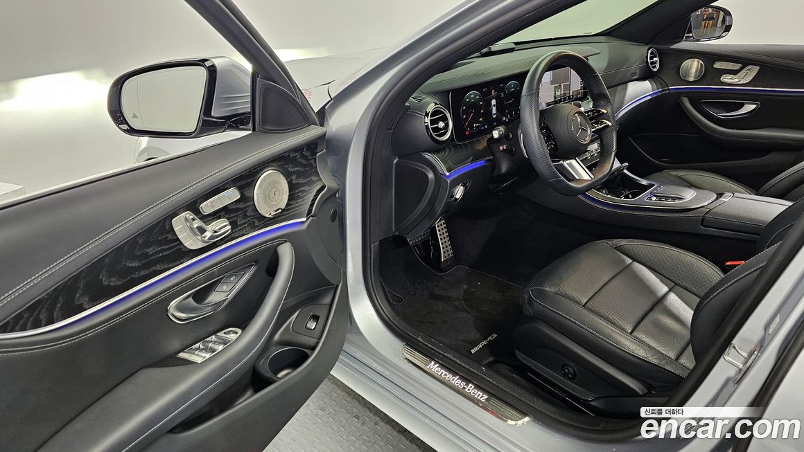 Mercedes-Benz E-Class 2022