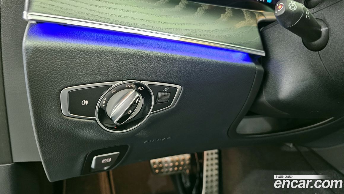 Mercedes-Benz E-Class 2022