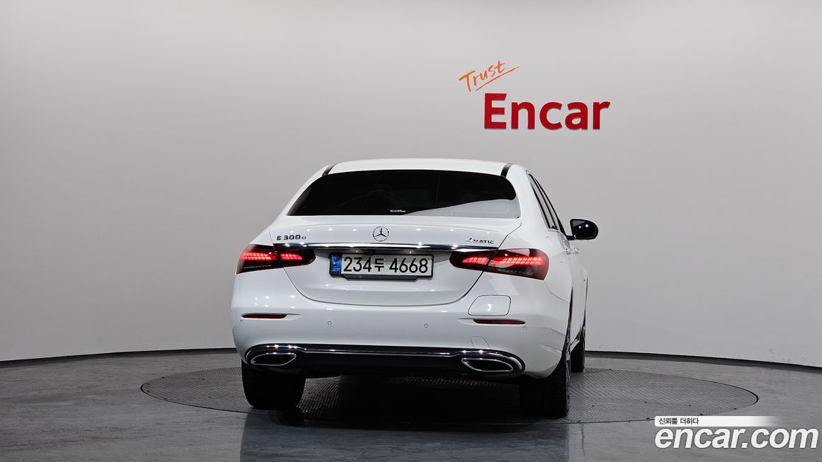 Mercedes-Benz E-Class 2021