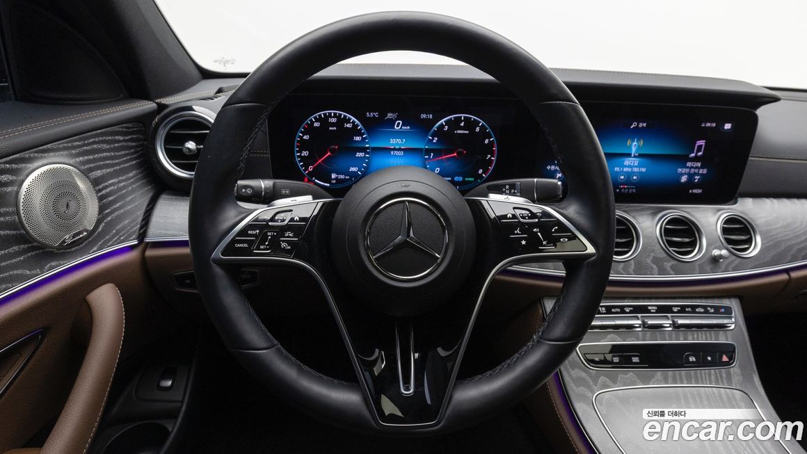 Mercedes-Benz E-Class 2023