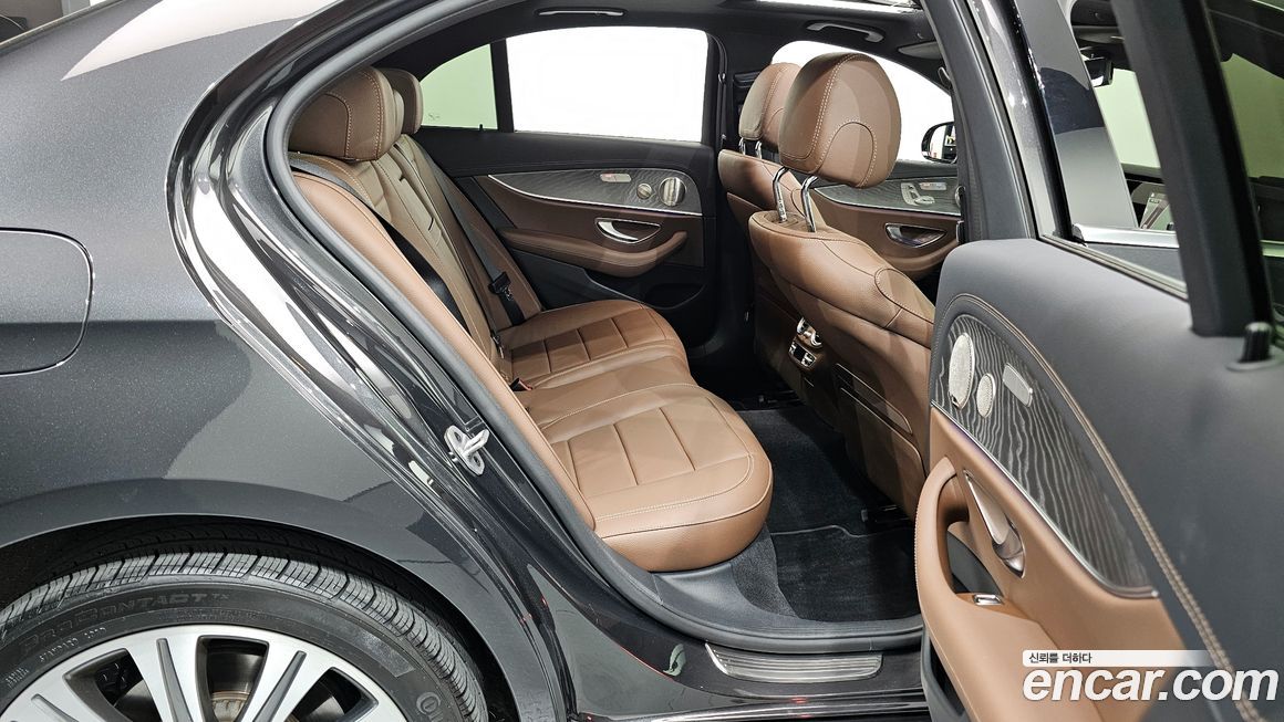 Mercedes-Benz E-Class 2023