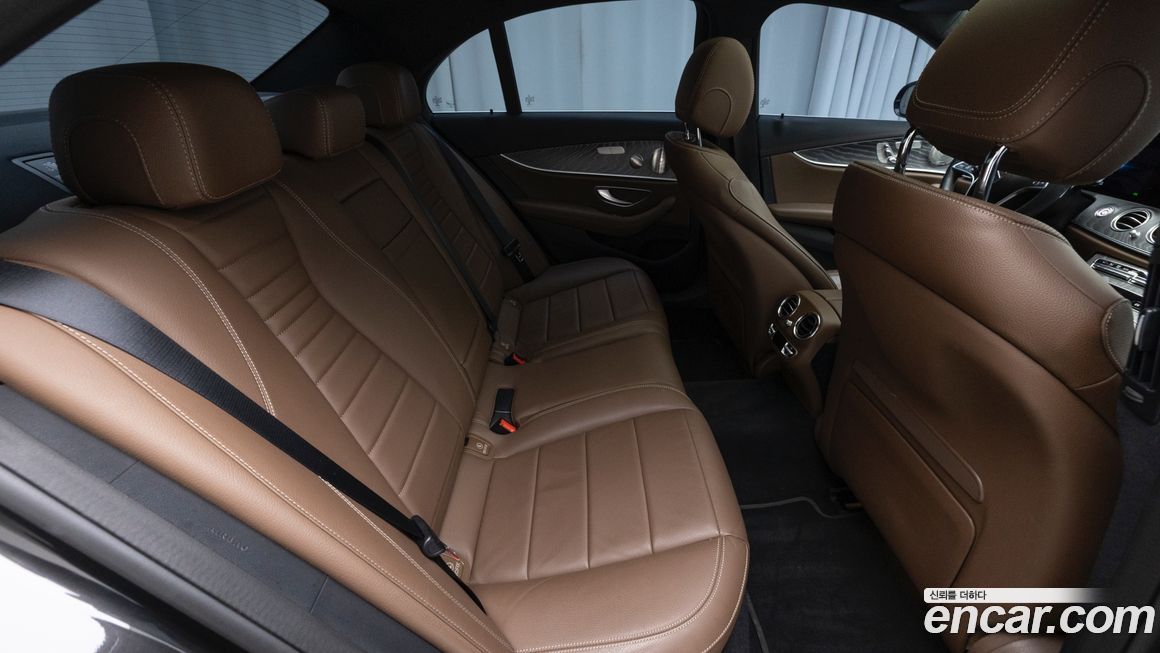 Mercedes-Benz E-Class 2023