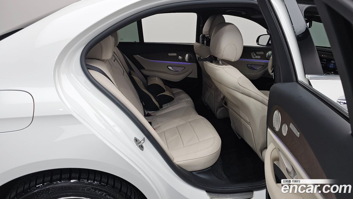 Mercedes-Benz E-Class 2021