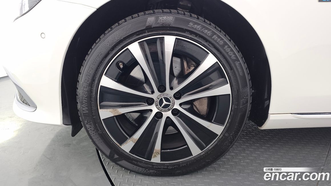 Mercedes-Benz E-Class 2021