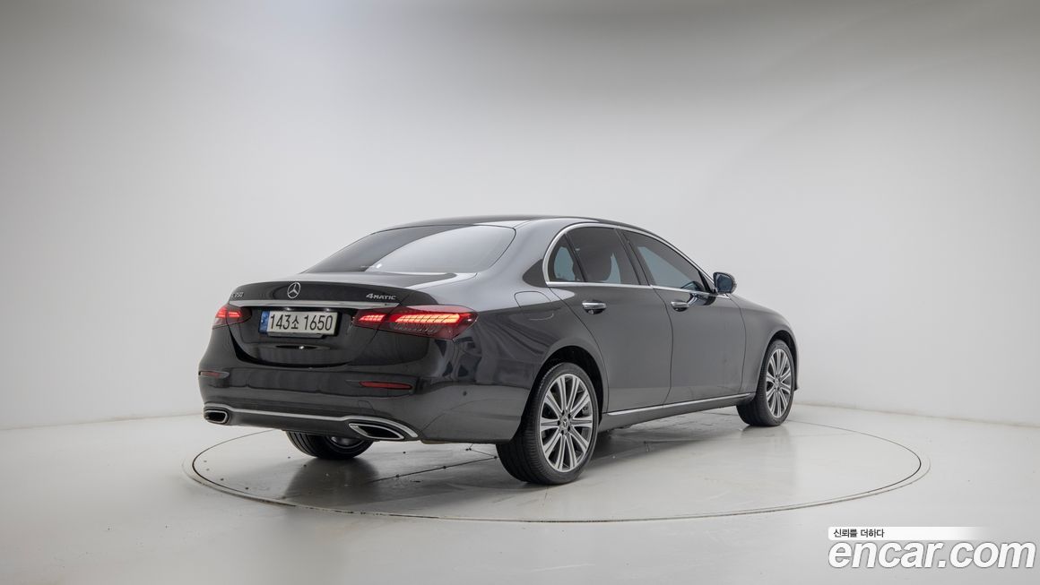 Mercedes-Benz E-Class 2023