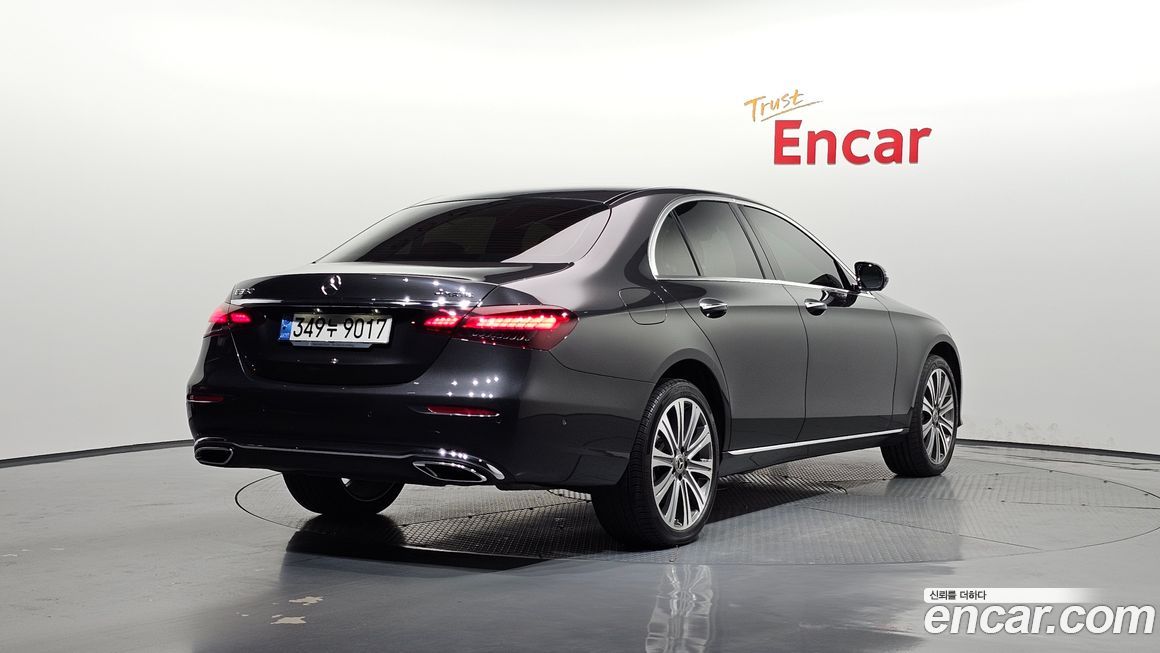Mercedes-Benz E-Class 2023
