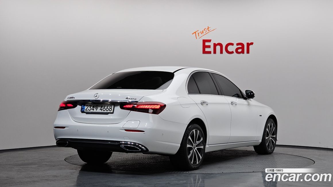 Mercedes-Benz E-Class 2021