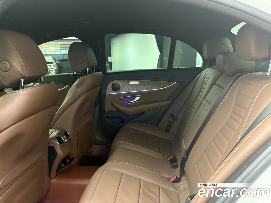 Mercedes-Benz E-Class 2022