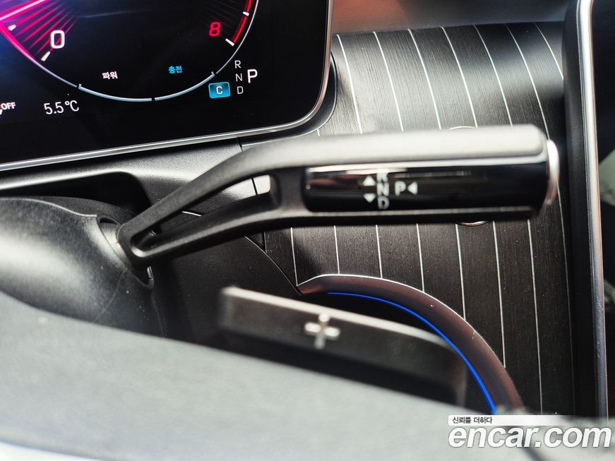 Mercedes-Benz C-Class 2025