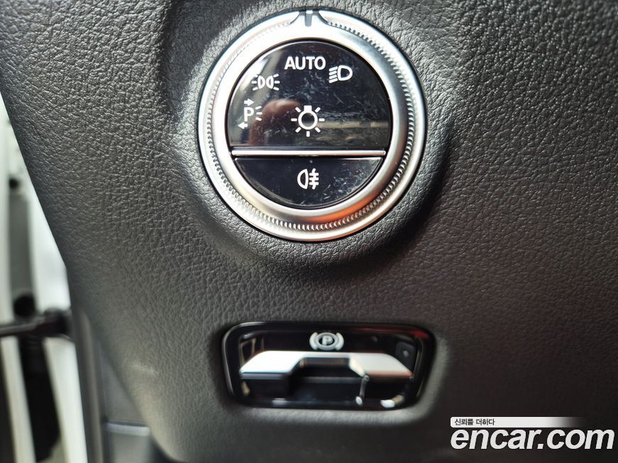 Mercedes-Benz C-Class 2025