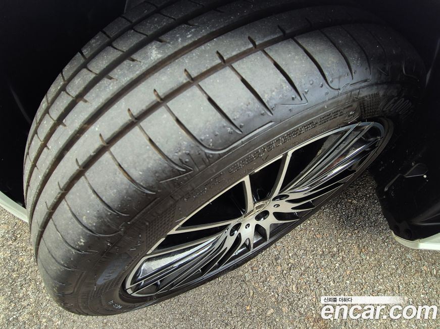 Mercedes-Benz C-Class 2025