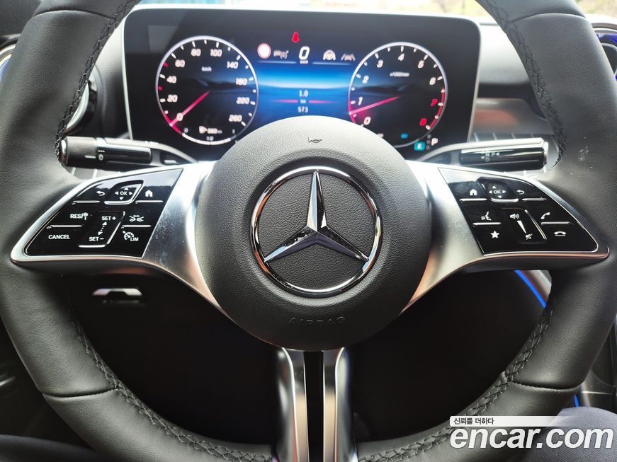 Mercedes-Benz C-Class 2025