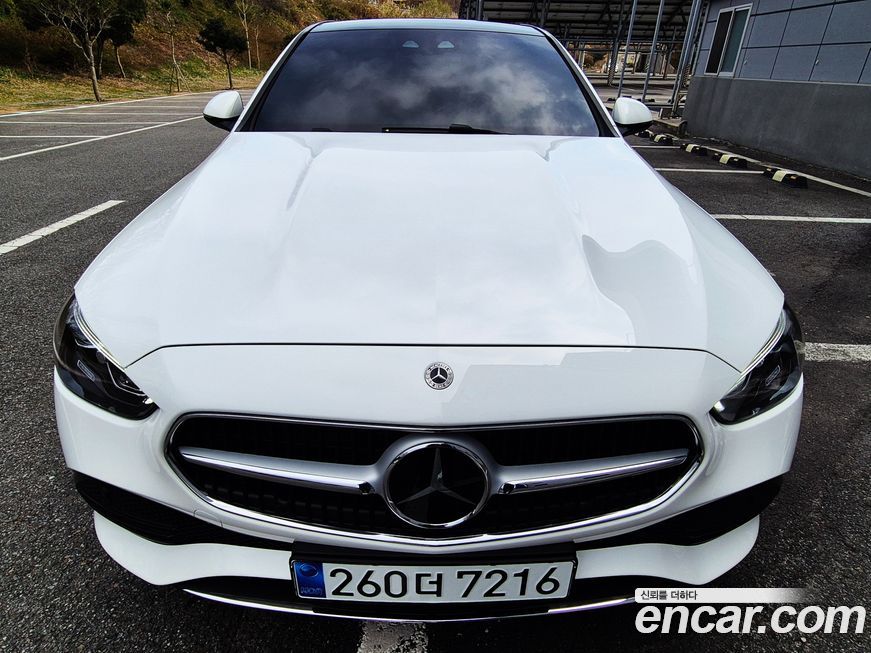 Mercedes-Benz C-Class 2025