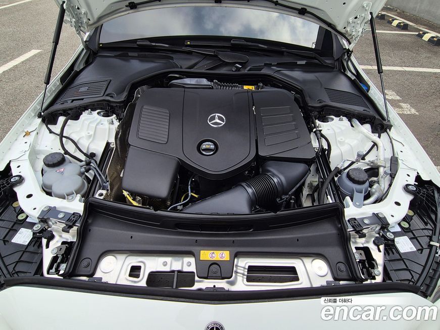 Mercedes-Benz C-Class 2025