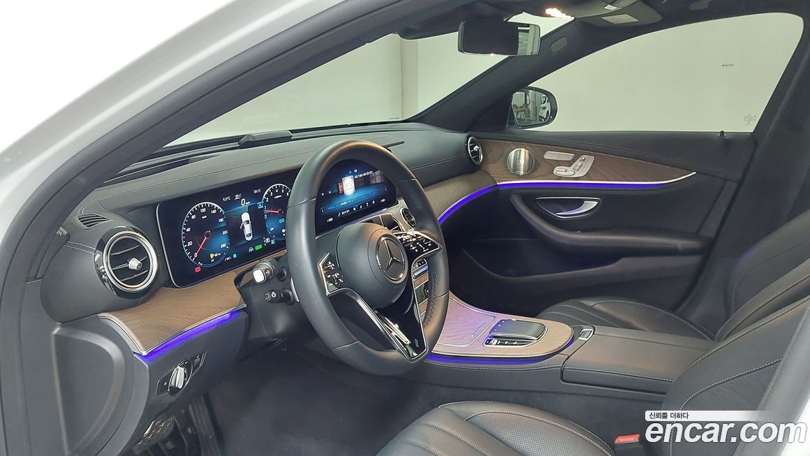 Mercedes-Benz E-Class 2022