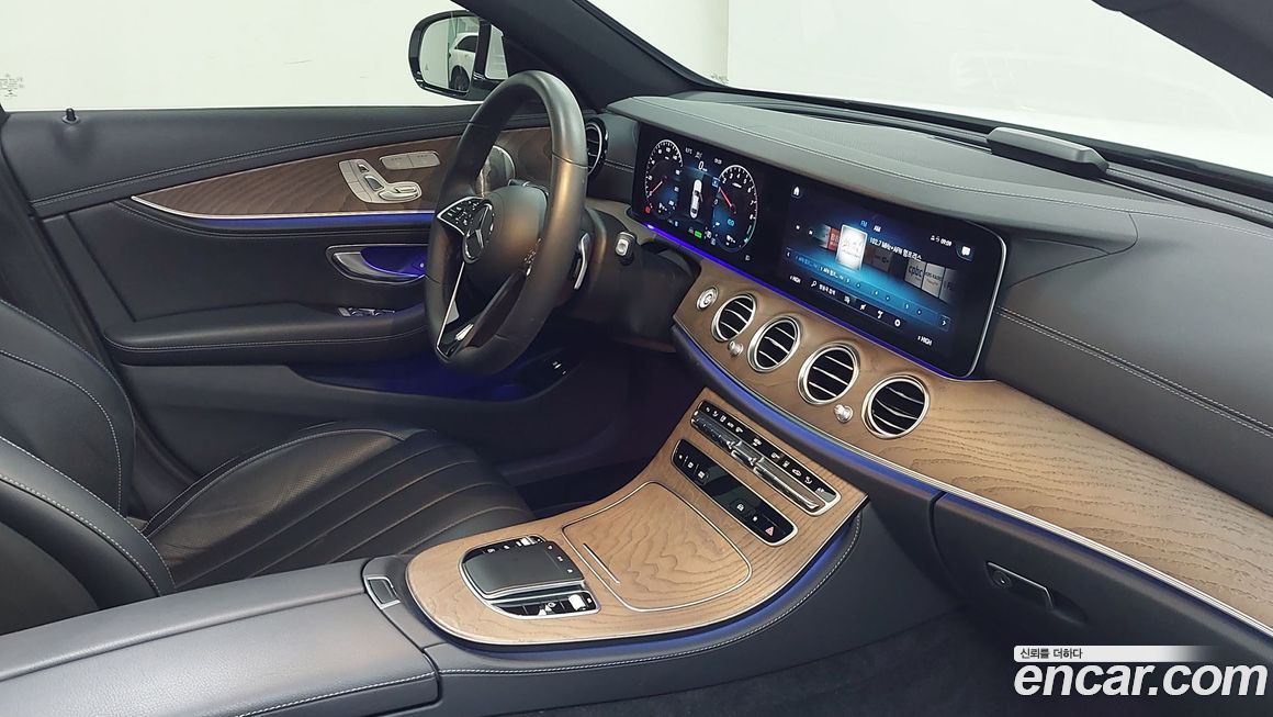 Mercedes-Benz E-Class 2022