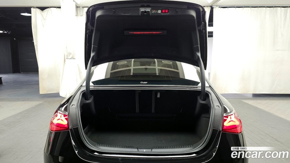 Mercedes-Benz E-Class 2024