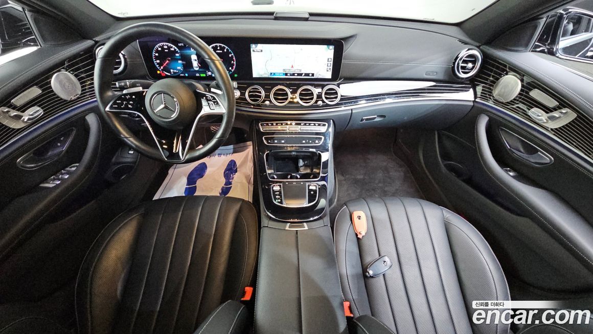 Mercedes-Benz E-Class 2022