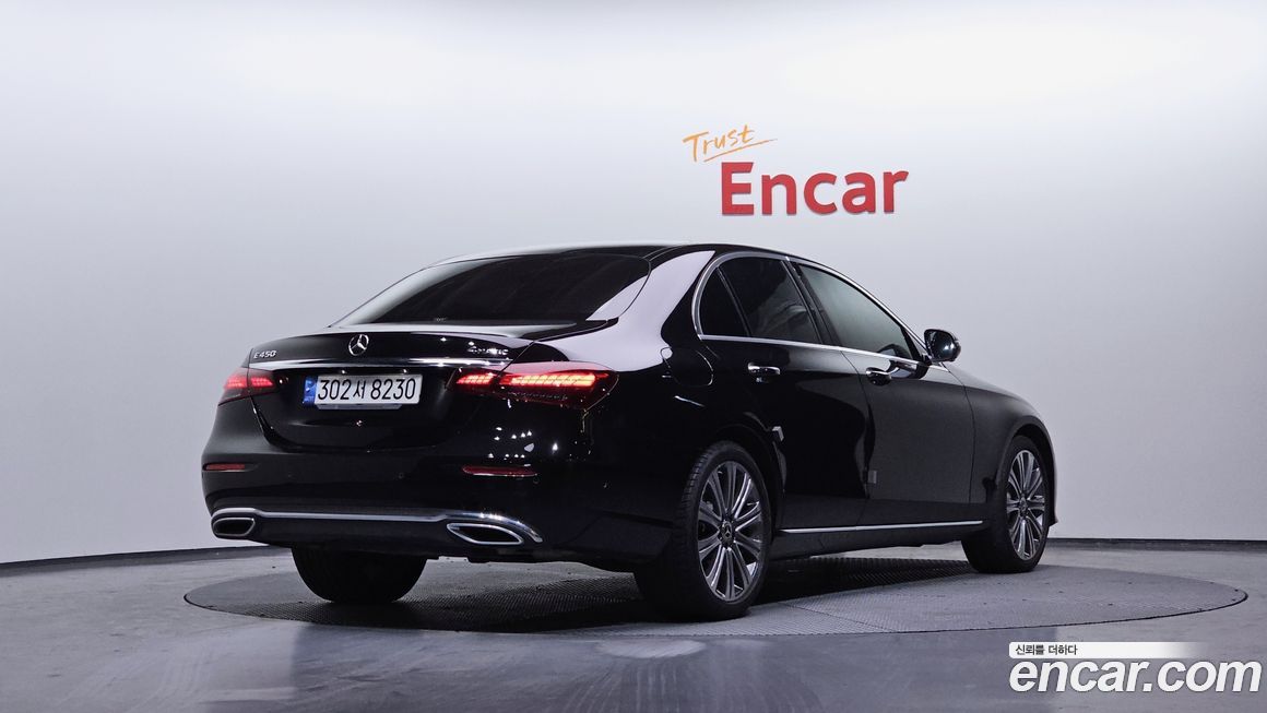 Mercedes-Benz E-Class 2022