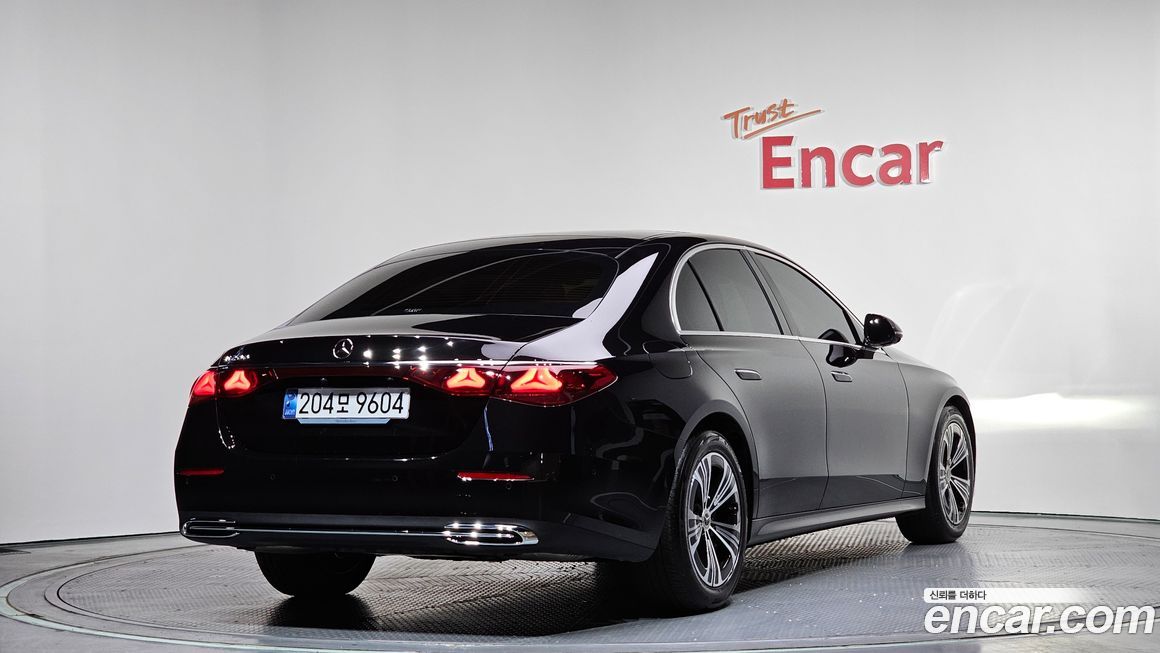 Mercedes-Benz E-Class 2024